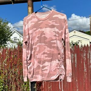 Long sleeve pink cameo tee size XS from Victoria’s Secret PInk. Was worn.